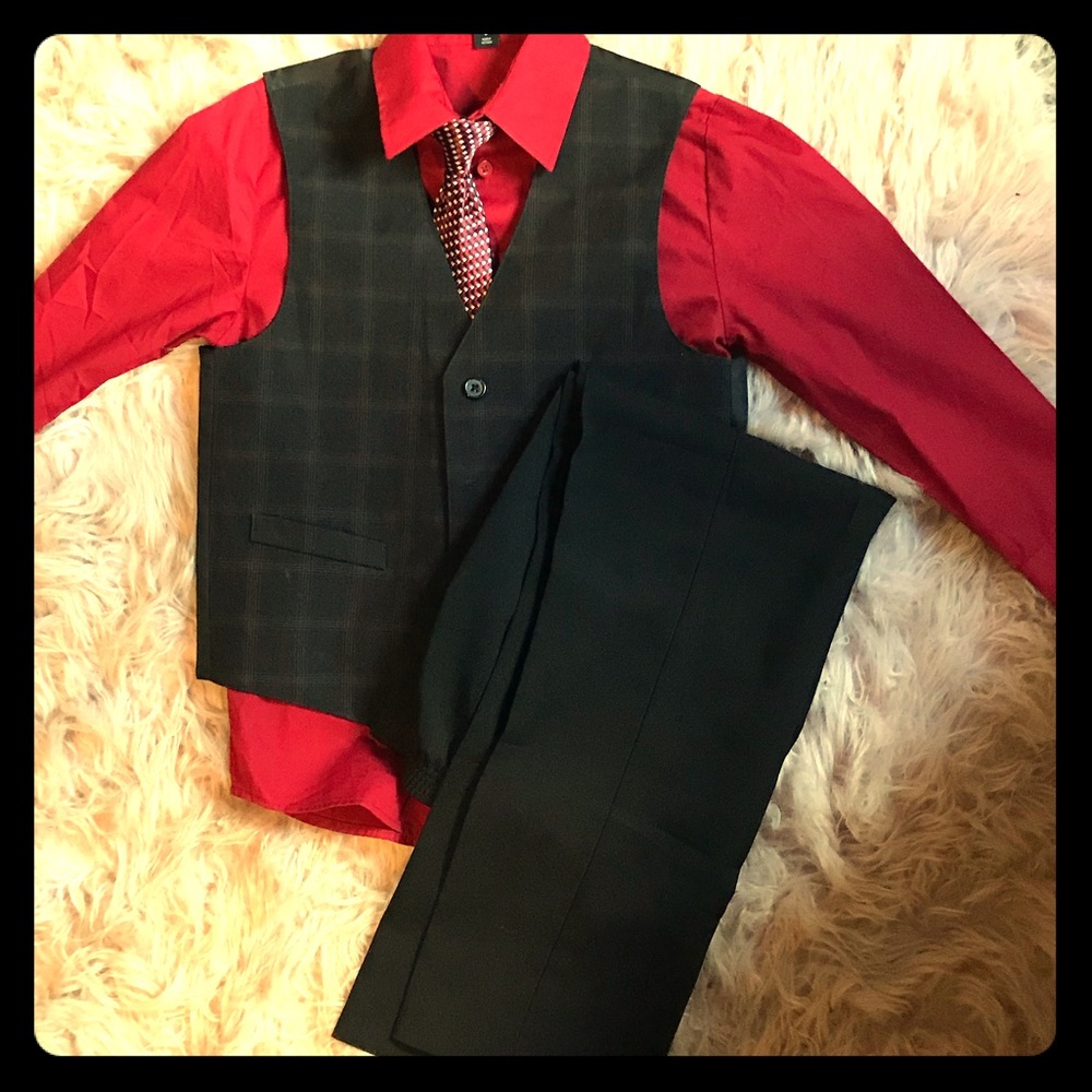 👔very gently used boys 4pc dressy/formal outfit